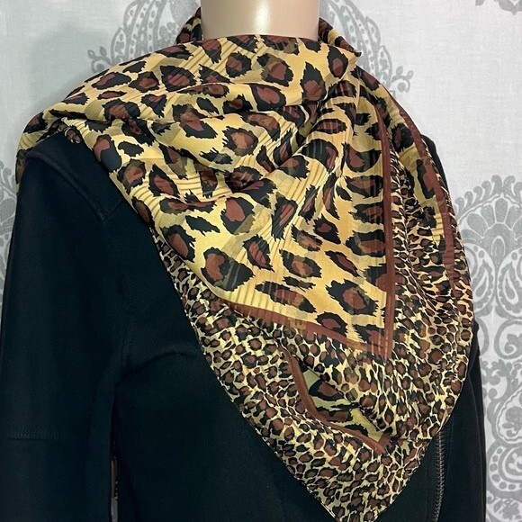 Vintage 1990's Federico Porta Leopard Print Neck Scarf - Picture 2 of 6